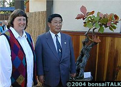 Yasuo Mitsuya, Kathy Shaner, and Daimyo Oak, ©2004 Bonsai Talk